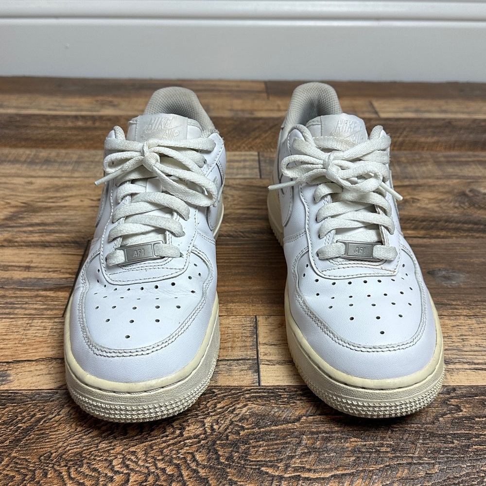 NIKE Women’s Nike Air Force 1 '07 - Picture 2 of 8